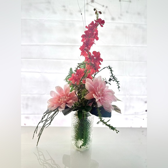 BRAND NEW *Modern* Silk Arrangement w/ Chrome Accents! ADORABLE PIECE - Picture 1 of 4